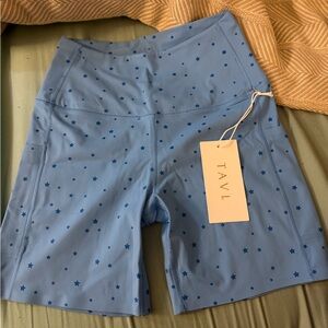 SOLD Tavi Active Stash & Dash 6” Biker Shorts Large Ocean Stars NWT $82 MSRP